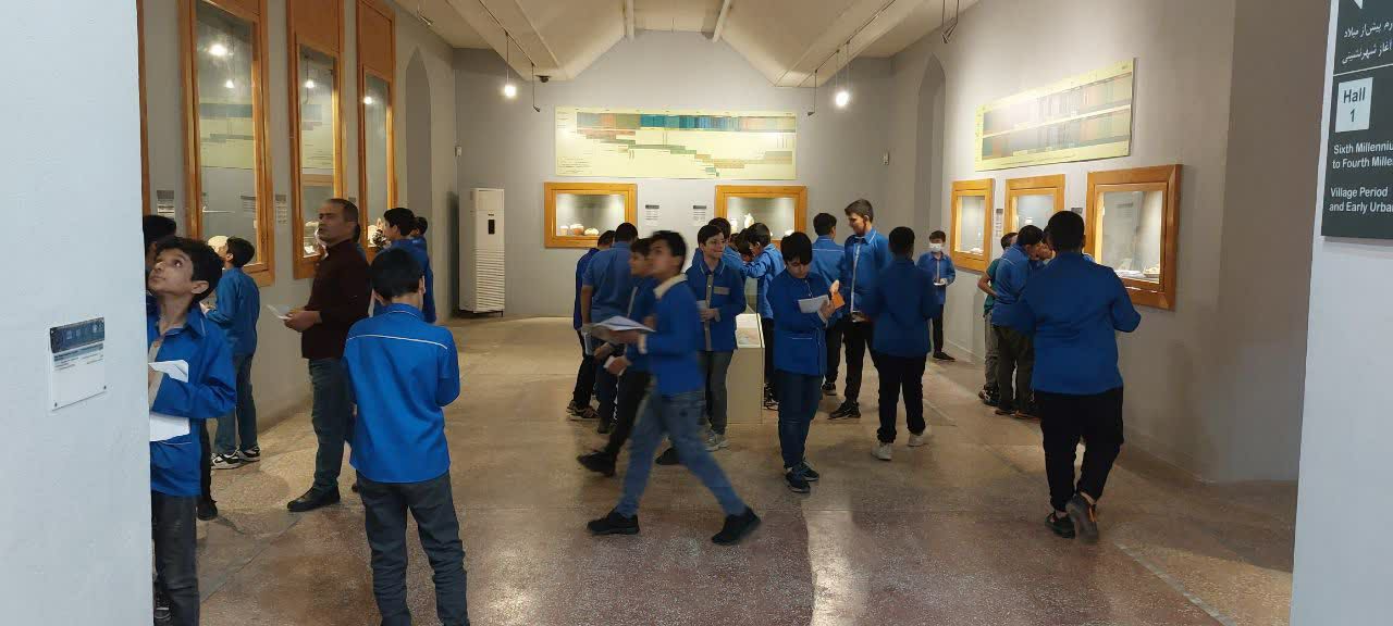 بازدید دانش‌آموزان از موزه شوش